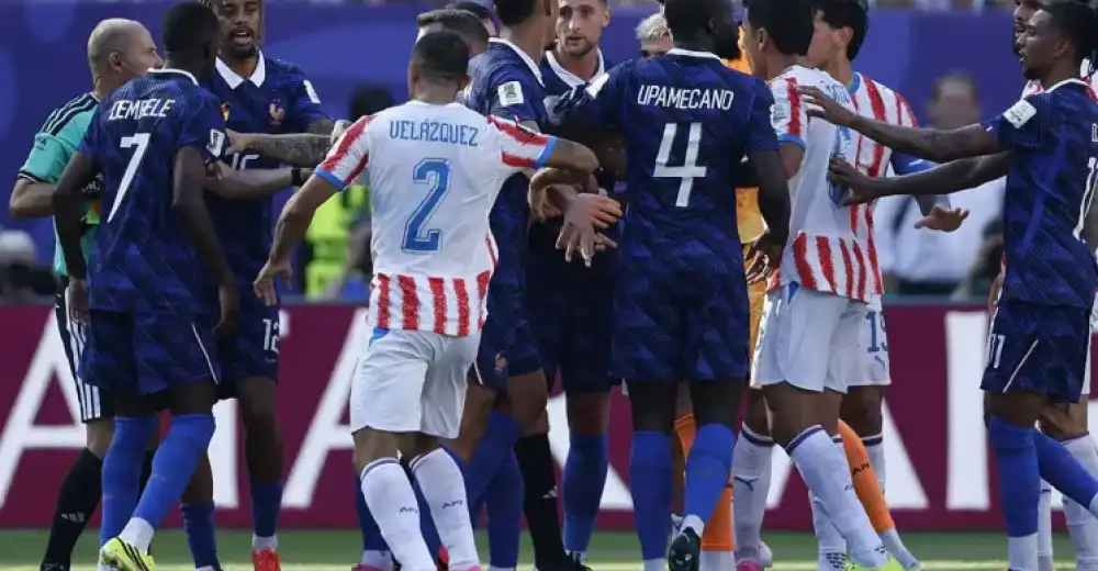 Information - France – Paraguay : le football, ce sport où frapper ne coûte rien - coeurdurugby